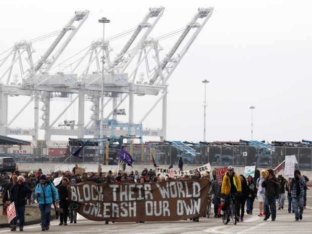 oakland shuts down the port